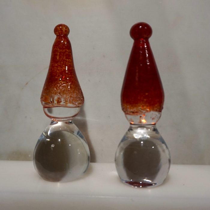 Glassnisse rød lue